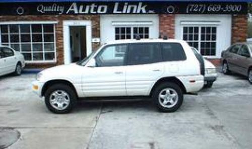 Photo Image Gallery & Touchup Paint: Toyota Rav4 in White Pearl Mica  (049)  YEARS: 1999-2000