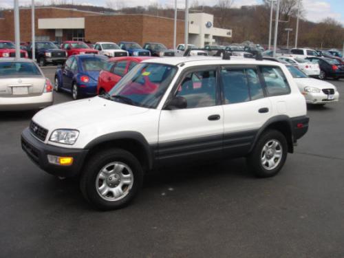 Photo Image Gallery & Touchup Paint: Toyota Rav4 in Natural White   (056)  YEARS: 1997-2001