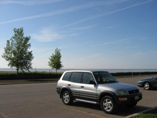 Photo Image Gallery & Touchup Paint: Toyota Rav4 in Alpine Silver Metallic  (199)  YEARS: 1997-1998