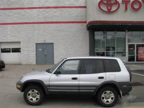 Photo Image Gallery & Touchup Paint: Toyota Rav4 in Alpine Silver Metallic  (199)  YEARS: 1997-1998