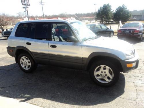 Photo Image Gallery & Touchup Paint: Toyota Rav4 in Alpine Silver Metallic  (199)  YEARS: 1997-1998