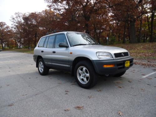 Photo Image Gallery & Touchup Paint: Toyota Rav4 in Alpine Silver Metallic  (199)  YEARS: 1997-1998