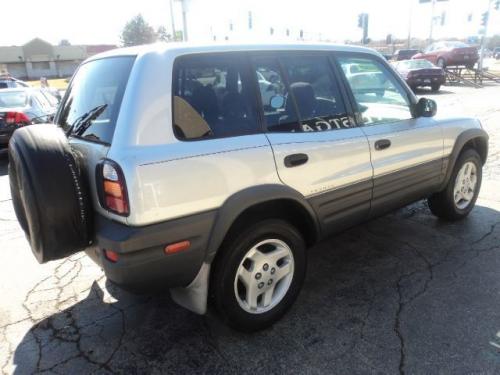Photo Image Gallery & Touchup Paint: Toyota Rav4 in Alpine Silver Metallic  (199)  YEARS: 1997-1998