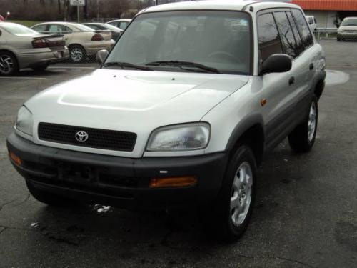 Photo Image Gallery & Touchup Paint: Toyota Rav4 in Alpine Silver Metallic  (199)  YEARS: 1997-1998