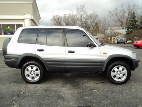 Photo Image Gallery & Touchup Paint: Toyota Rav4 in Alpine Silver Metallic  (199)  YEARS: 1997-1998