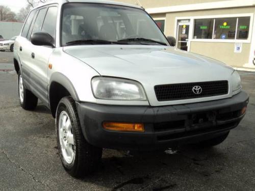 Photo Image Gallery & Touchup Paint: Toyota Rav4 in Alpine Silver Metallic  (199)  YEARS: 1997-1998
