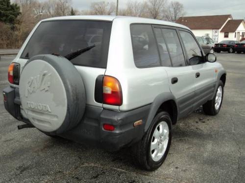 Photo Image Gallery & Touchup Paint: Toyota Rav4 in Alpine Silver Metallic  (199)  YEARS: 1997-1998