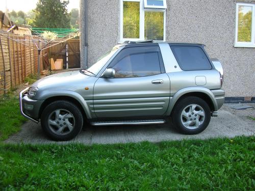 Photo Image Gallery & Touchup Paint: Toyota Rav4 in Quicksilver Fx   (1B9)  YEARS: 1999-2000