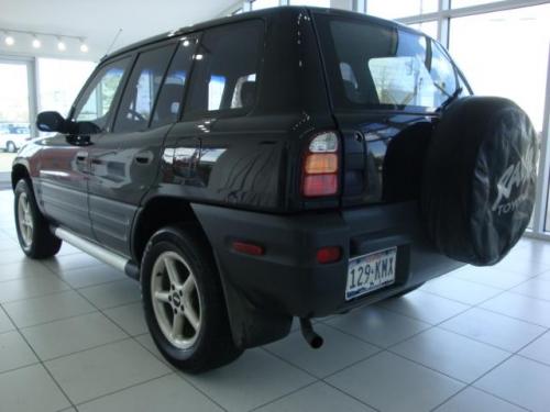 Photo Image Gallery & Touchup Paint: Toyota Rav4 in Black    (202)  YEARS: 1997-2000