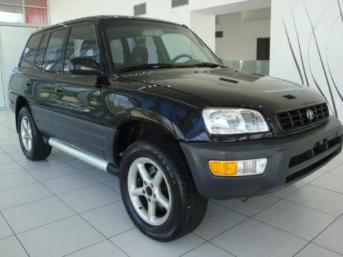 Photo Image Gallery & Touchup Paint: Toyota Rav4 in Black    (202)  YEARS: 1997-2000