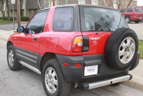 Photo Image Gallery & Touchup Paint: Toyota Rav4 in Bright Red   (3E6)  YEARS: 1996-1997
