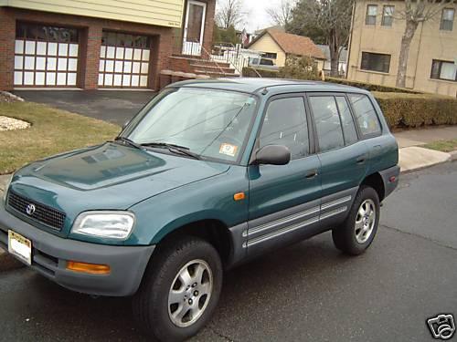 Photo Image Gallery & Touchup Paint: Toyota Rav4 in Sequoia Green Metallic  (6N5)  YEARS: 1996-1997