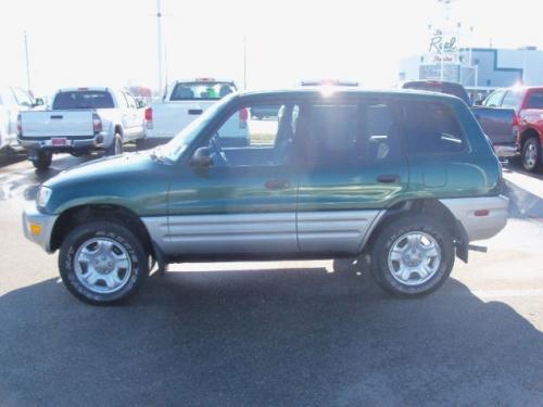 Photo Image Gallery: Toyota Rav4 in Deep Jewel Green Pearl (6P3)  YEARS: -