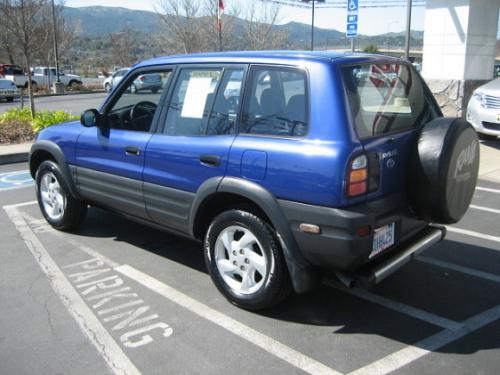 Photo Image Gallery & Touchup Paint: Toyota Rav4 in Royal Sapphire Pearl  (8L5)  YEARS: 1998-2000