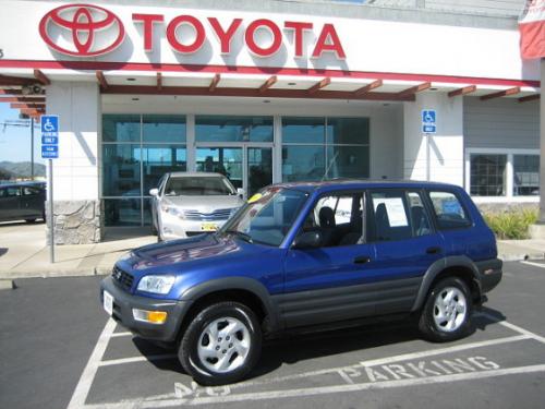 Photo Image Gallery & Touchup Paint: Toyota Rav4 in Royal Sapphire Pearl  (8L5)  YEARS: 1998-2000