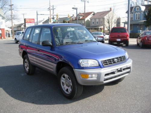 Photo Image Gallery & Touchup Paint: Toyota Rav4 in Royal Sapphire Pearl  (8L5)  YEARS: 1998-2000