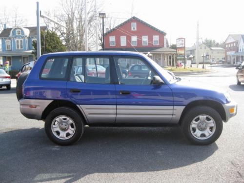 Photo Image Gallery & Touchup Paint: Toyota Rav4 in Royal Sapphire Pearl  (8L5)  YEARS: 1998-2000