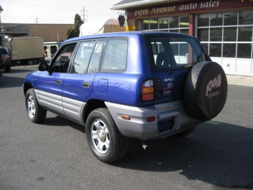 Photo Image Gallery & Touchup Paint: Toyota Rav4 in Royal Sapphire Pearl  (8L5)  YEARS: 1998-2000