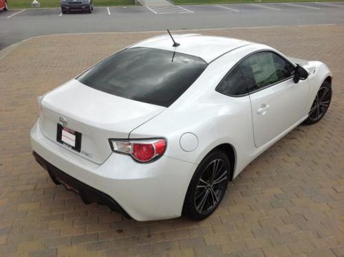 Photo Image Gallery & Touchup Paint: Scion Frs in Whiteout    (37J)  YEARS: 2013-2013
