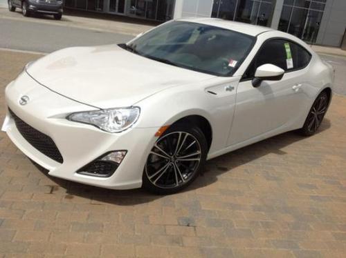 Photo Image Gallery & Touchup Paint: Scion Frs in Whiteout    (37J)  YEARS: 2013-2013