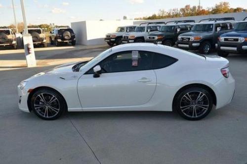 Photo Image Gallery & Touchup Paint: Scion Frs in Whiteout    (37J)  YEARS: 2013-2013