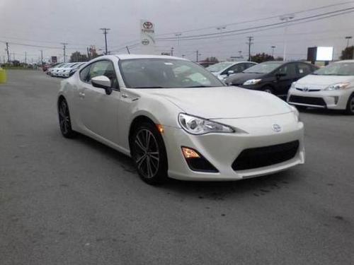 Photo Image Gallery & Touchup Paint: Scion Frs in Whiteout    (37J)  YEARS: 2013-2013