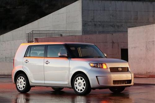 Photo Image Gallery & Touchup Paint: Scion XB in Classic Silver Metallic  (1F7)  YEARS: 2008-2013