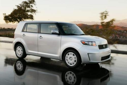Photo Image Gallery & Touchup Paint: Scion XB in Classic Silver Metallic  (1F7)  YEARS: 2008-2013