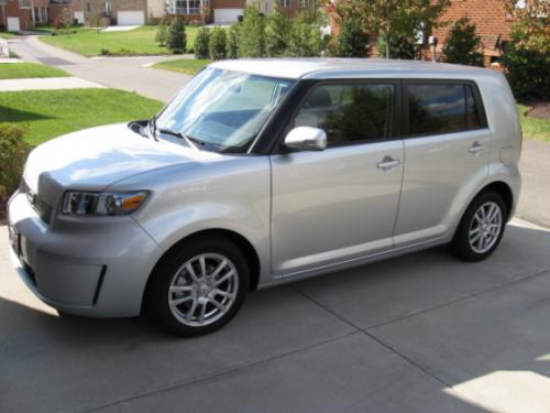 Photo Image Gallery & Touchup Paint: Scion XB in Classic Silver Metallic  (1F7)  YEARS: 2008-2013