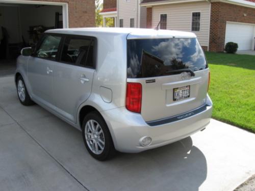 Photo Image Gallery & Touchup Paint: Scion XB in Classic Silver Metallic  (1F7)  YEARS: 2008-2013