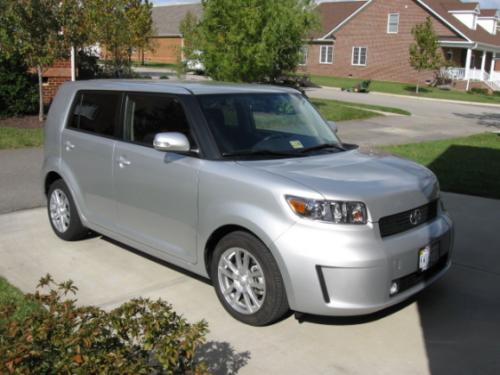 Photo Image Gallery & Touchup Paint: Scion XB in Classic Silver Metallic  (1F7)  YEARS: 2008-2013