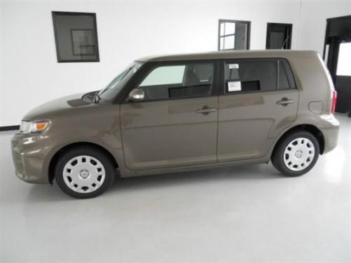 Photo Image Gallery & Touchup Paint: Scion XB in Army Rock Metallic  (4V0)  YEARS: 2011-2013