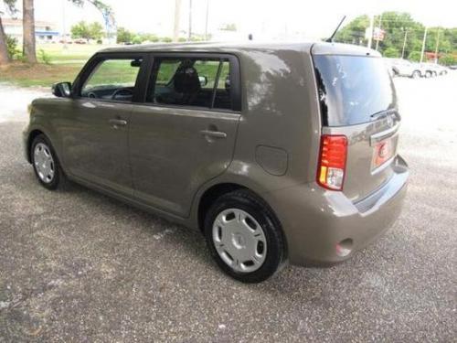 Photo Image Gallery & Touchup Paint: Scion XB in Army Rock Metallic  (4V0)  YEARS: 2011-2013