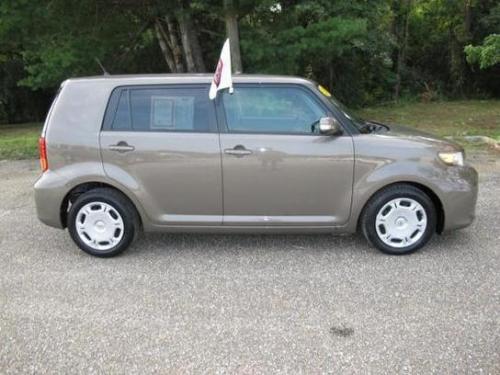 Photo Image Gallery & Touchup Paint: Scion XB in Army Rock Metallic  (4V0)  YEARS: 2011-2013
