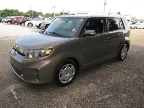 Photo Image Gallery & Touchup Paint: Scion XB in Army Rock Metallic  (4V0)  YEARS: 2011-2013