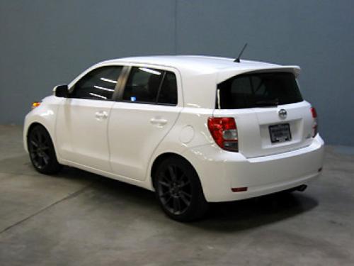 Photo Image Gallery & Touchup Paint: Scion XD in Super White   (040)  YEARS: 2008-2013