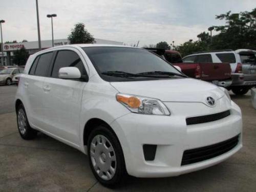 Photo Image Gallery & Touchup Paint: Scion XD in Super White   (040)  YEARS: 2008-2013