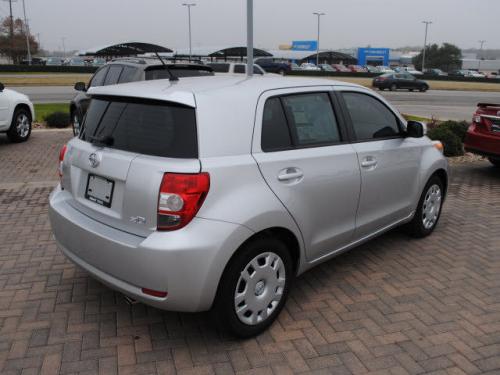 Photo Image Gallery & Touchup Paint: Scion XD in Classic Silver Metallic  (1F7)  YEARS: 2011-2013