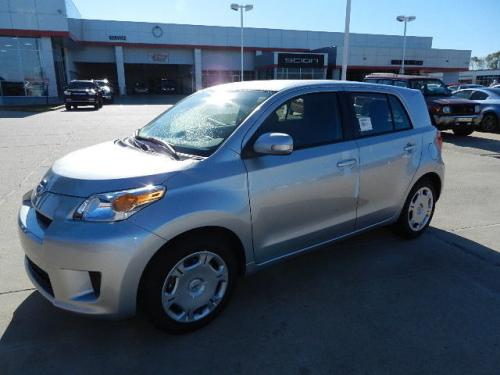 Photo Image Gallery & Touchup Paint: Scion XD in Classic Silver Metallic  (1F7)  YEARS: 2011-2013