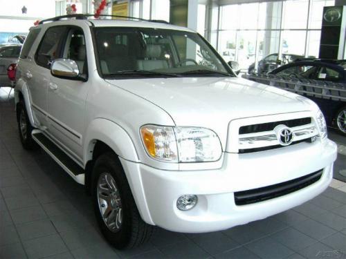 Photo Image Gallery & Touchup Paint: Toyota Sequoia in Super White   (040)  YEARS: 2007-2007