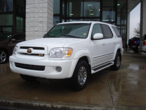 Photo Image Gallery & Touchup Paint: Toyota Sequoia in Super White   (040)  YEARS: 2007-2007