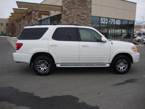 Photo Image Gallery & Touchup Paint: Toyota Sequoia in Natural White   (056)  YEARS: 2001-2006