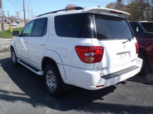 Photo Image Gallery & Touchup Paint: Toyota Sequoia in Natural White   (056)  YEARS: 2001-2006
