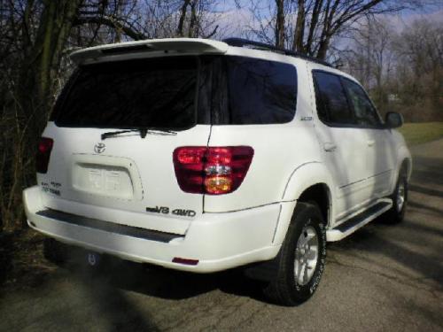 Photo Image Gallery & Touchup Paint: Toyota Sequoia in Natural White   (056)  YEARS: 2001-2006