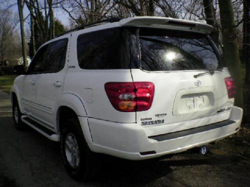 Photo Image Gallery & Touchup Paint: Toyota Sequoia in Natural White   (056)  YEARS: 2001-2006