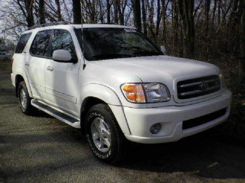 Photo Image Gallery & Touchup Paint: Toyota Sequoia in Natural White   (056)  YEARS: 2001-2006