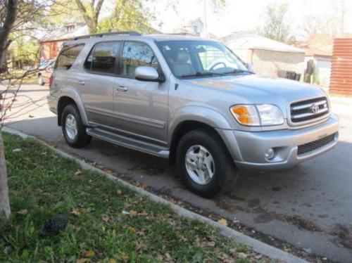 Photo Image Gallery & Touchup Paint: Toyota Sequoia in Thunder Gray Metallic  (1C7)  YEARS: 2001-2002