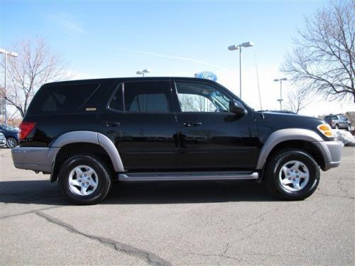 Photo Image Gallery: Toyota Sequoia in Black On Thunder Gray (202A)  YEARS: -