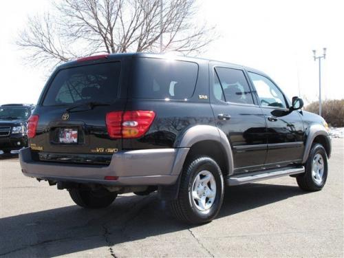 Photo Image Gallery: Toyota Sequoia in Black On Thunder Gray (202A)  YEARS: -