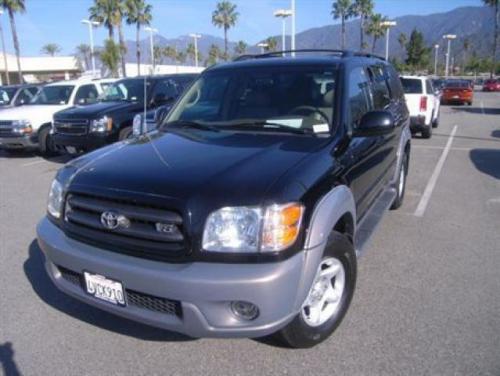 Photo Image Gallery: Toyota Sequoia in Black On Thunder Gray (202A)  YEARS: -